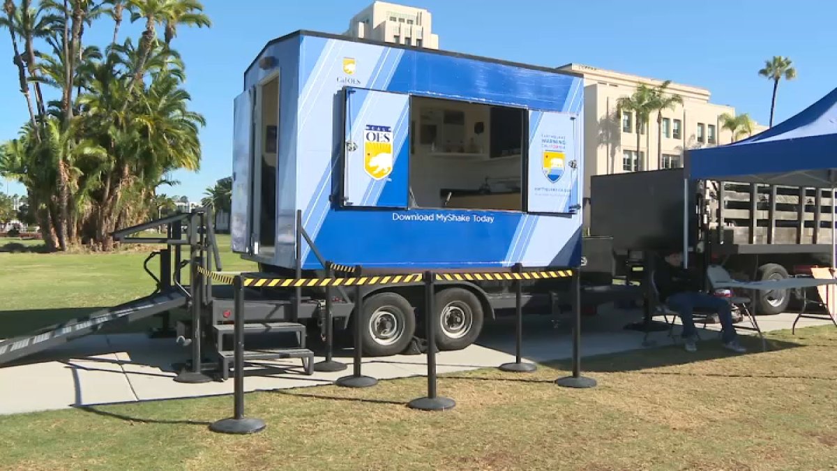 On day of Great ShakeOut, earthquake simulator give San Diegans a feel for big one – NBC 7 San Diego