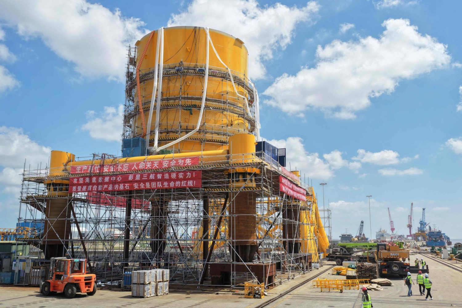 China trials 'energy-saving' underwater data centers