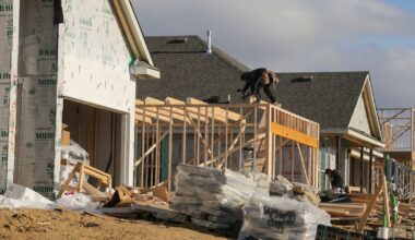 Slow housing market continues to hamper Arlington-based homebuilder D.R. Horton