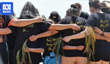 Community gathers in Gladstone for woman, two boys allegedly murdered in house fire