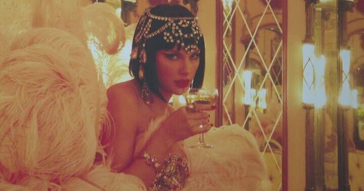 Taylor Swift fans pack Spotify pop-up in NYC in advance of "The Life of a Showgirl" album release