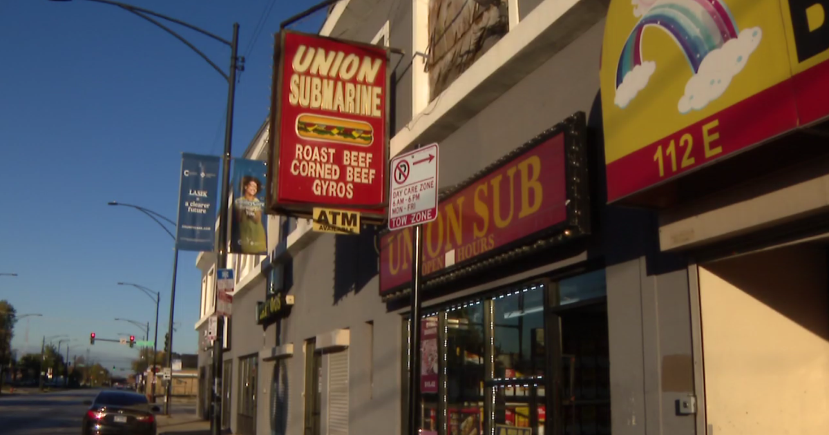 2 teens shot, wounded in Chicago's Bronzeville neighborhood