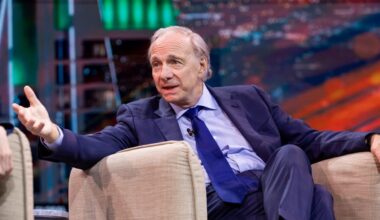 Ray Dalio says the US economy can no longer be looked at 'as a whole'