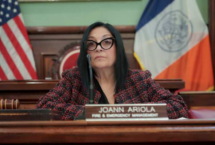 FDNY chief says he would live next to lithium battery storage plant— opponents charge battery farms in residential areas a 'farce' 4