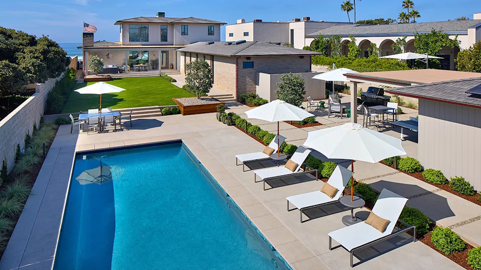 2920 Camino Del Mar Del Mar CA interior courtyard