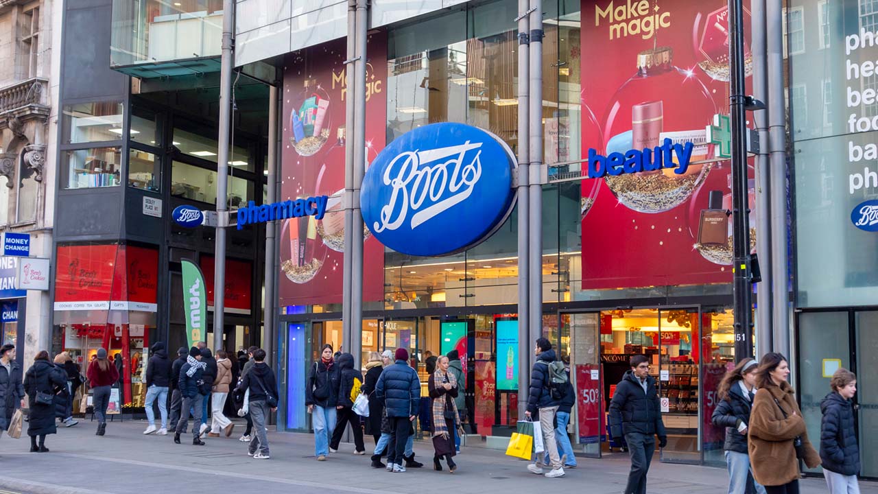 Boots to recruit 6,000 seasonal workers for Christmas push