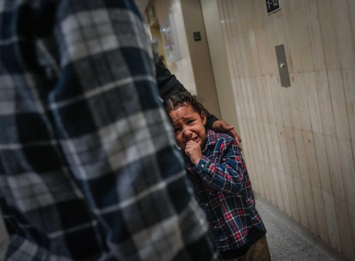 ICE in courts: Arrests of immigrants continue at Federal Plaza, leaving children in tears after families separated 1 child in tears after ICE agents seize family member