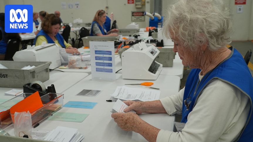 Bruce Reynolds to remain City of Perth Lord Mayor as counting continues in WA local government elections