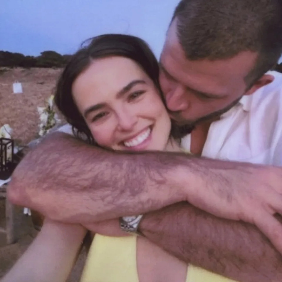 <p><span style="font-weight: 400;">Zoey Deutch & Jimmy Tatro</span></p>
