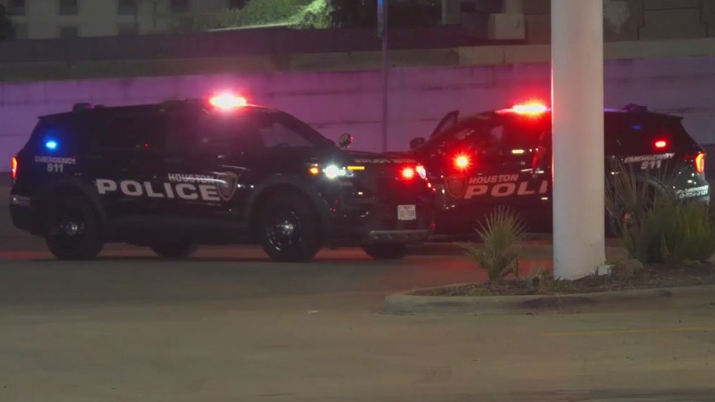 PREVIOUS COVERAGE: Sharpstown shooting injures 3; officer fires at suspect, police say