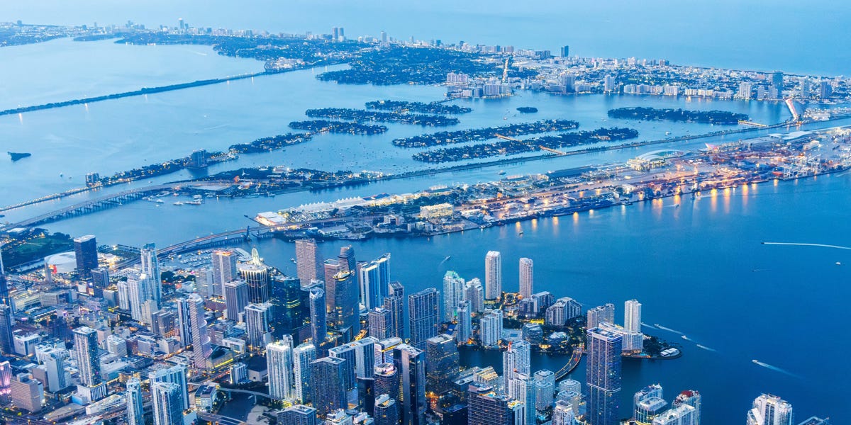 Florida, Texas, and Utah Outpace California in Superrich Growth
