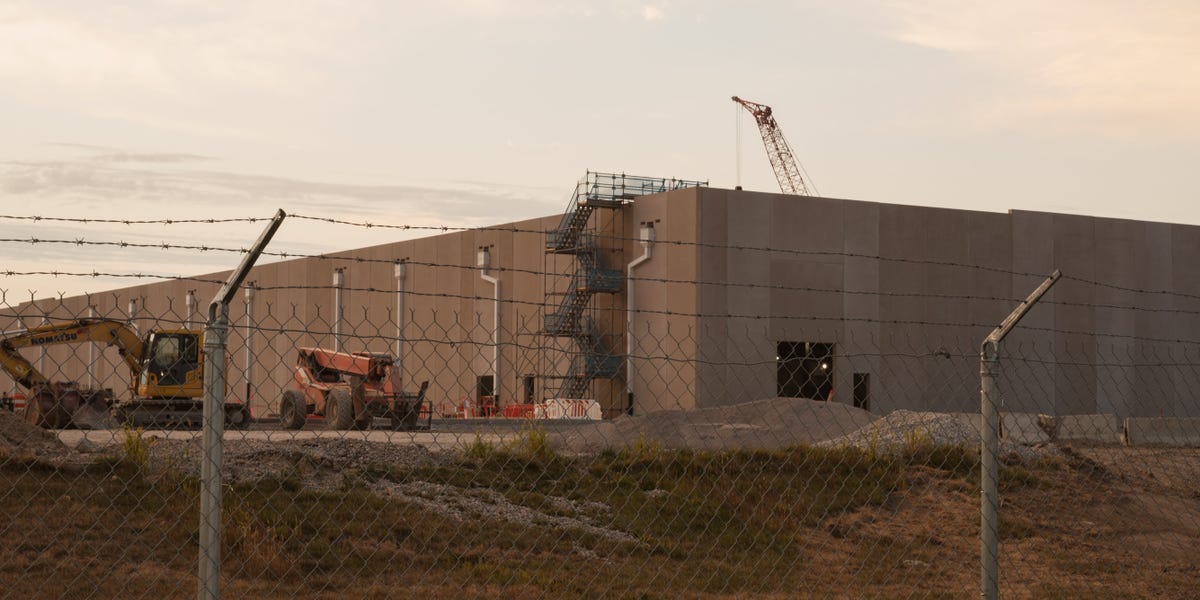 AI Capex Boom: Payoff Uncertain for Infrastructure, Data Center Wars