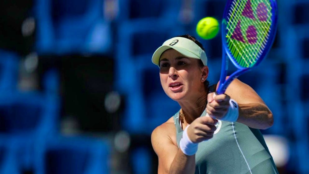 Belinda Bencic makes a winning start to the tournament in Ningbo.