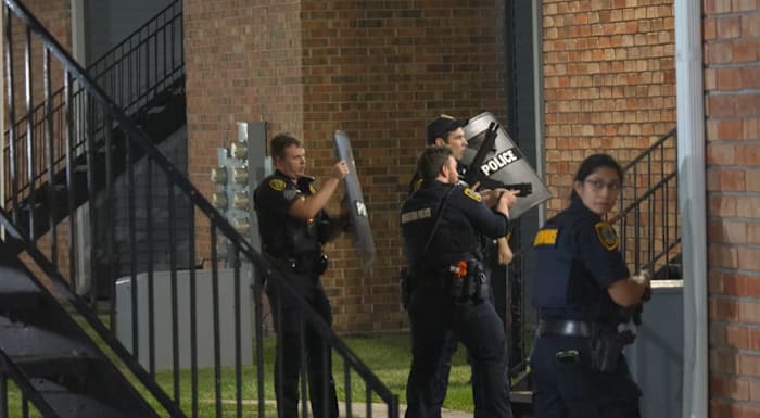 Man killed in shooting at north Houston apartment complex, suspect on the run