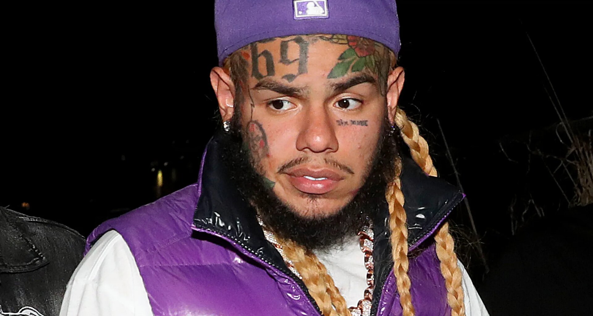 6ix9ine Boldly Accuses Gunna & Drake Of Getting BBLs