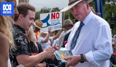 Barnaby Joyce will not recontest New England seat at next election