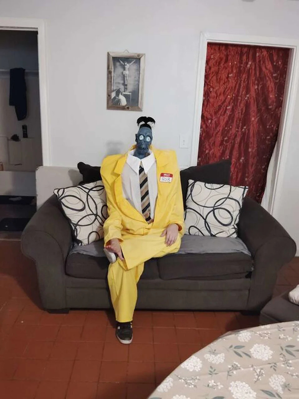 A Beetlejuice-inspired character known as Bob is turning heads in downtown San Antonio, Texas, with spooky appearances each weekend until Halloween 2025. (Courtesy of Jason Castillo/@BobInDowntownSA on TikTok)