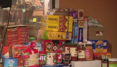 Phoenix thrift shop transforms into pantry to help families losing SNAP