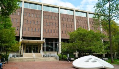 Psychology professor discusses new book, neurological research at Penn Libraries talk