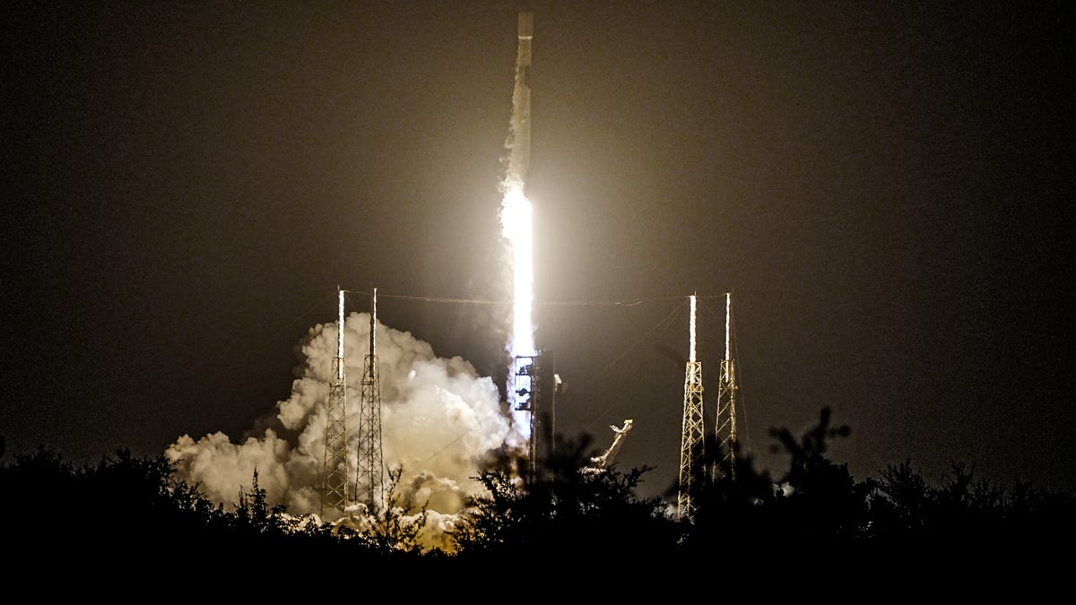 Are rough nor'easter seas behind SpaceX delays on Amazon satellite launch?