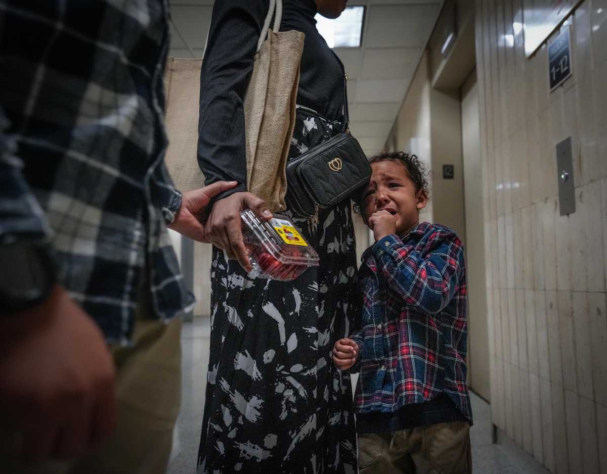 ICE in courts: Arrests of immigrants continue at Federal Plaza, leaving children in tears after families separated 5