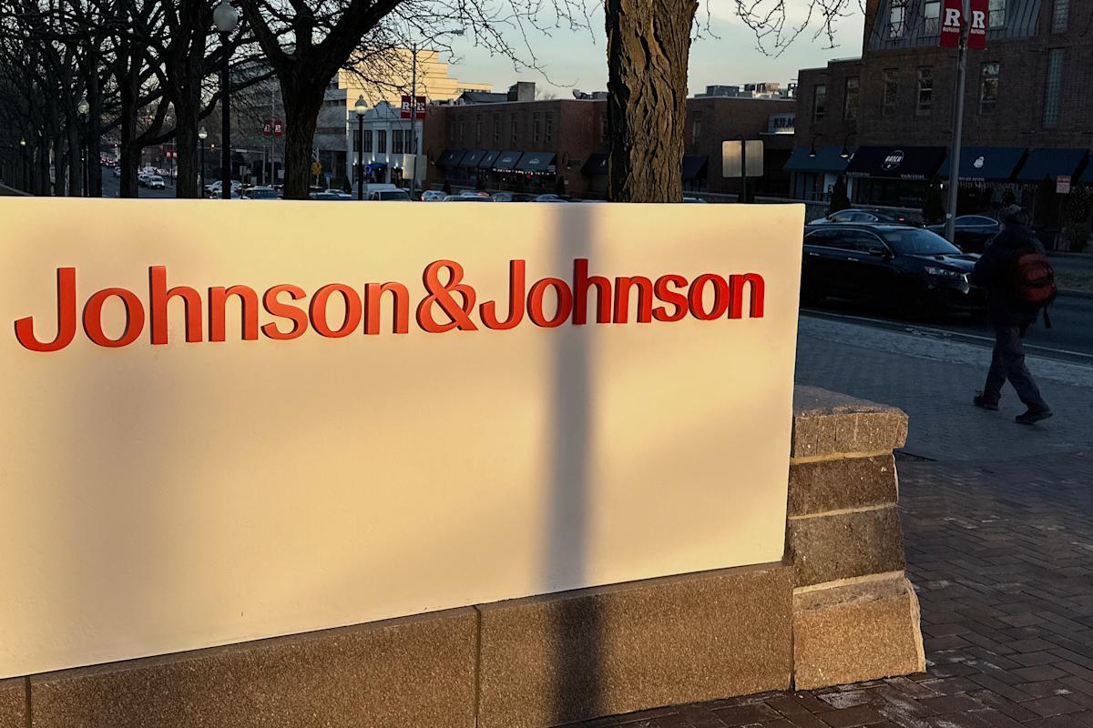 J&J lays out plan to splinter orthopedics business into separate company