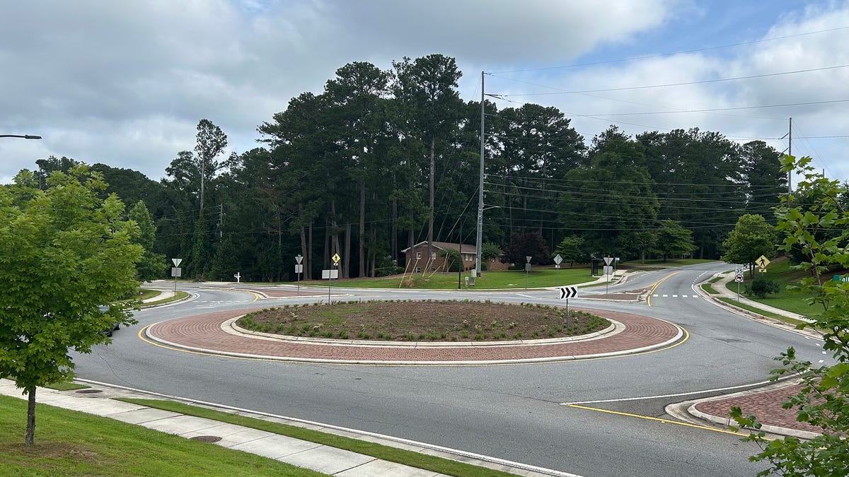 Artists wanted for large sculpture at Tallassee Road roundabout