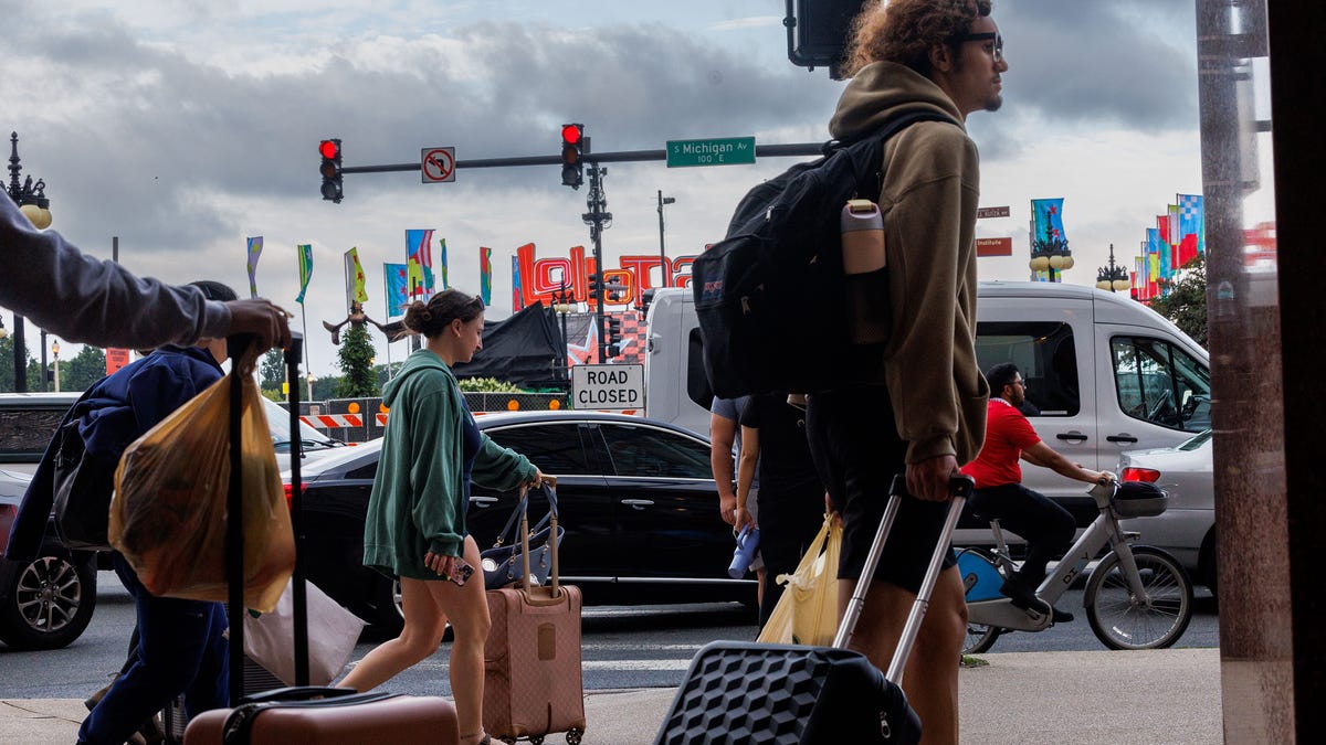 Chicago sets hotel occupancy record amid Trump's 'hellhole' rhetoric
