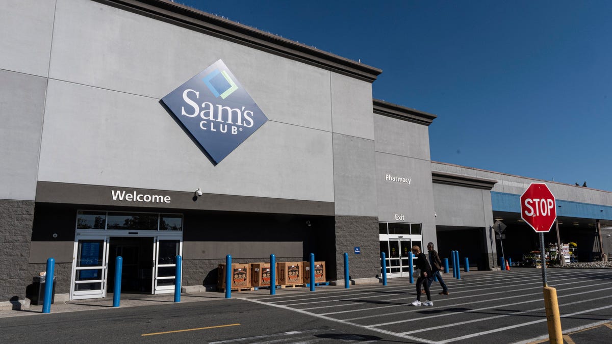 What are Sam's Club's new hours at New York stores?
