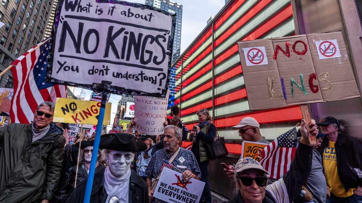 No Kings protests in New York City draw thousands to the streets. See photos - Lohud