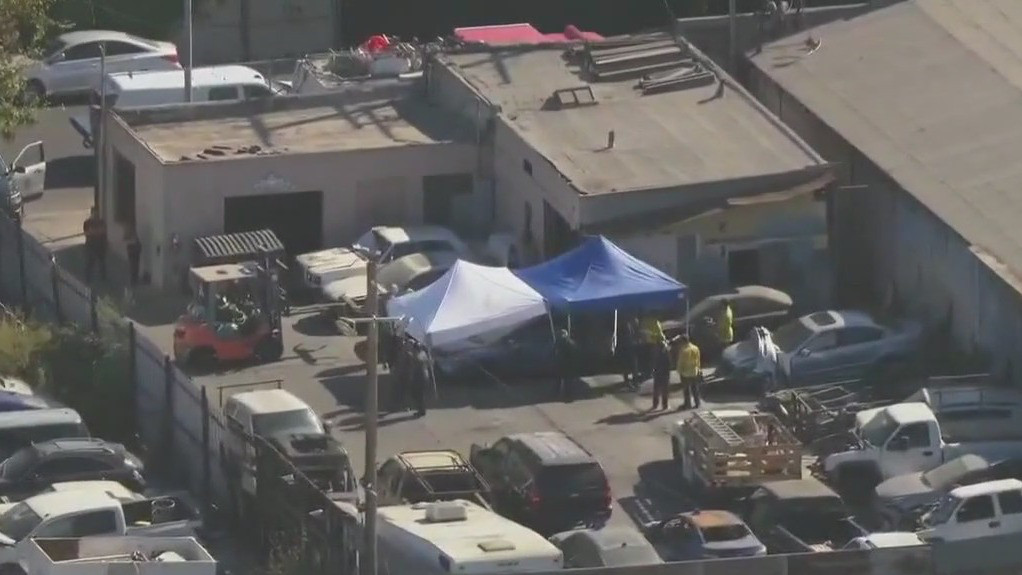 Body found in burned car at South LA tow yard