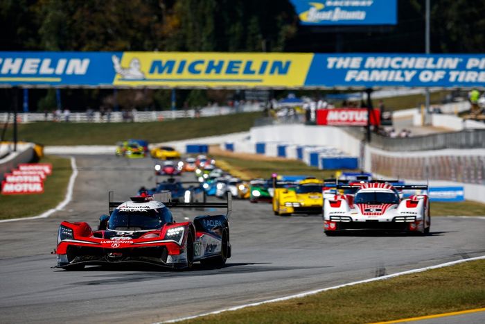 #93 Acura Meyer Shank Racing w/Curb Agajanian Acura ARX-06: Renger Van Der Zande, Nick Yelloly, Tristan Vautier