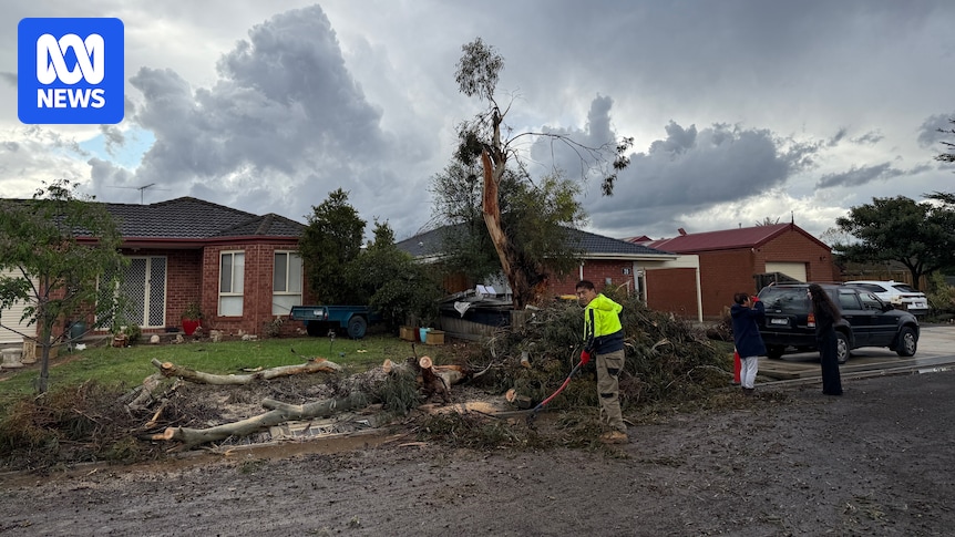 Thousands left without power as severe thunderstorms hit Victoria