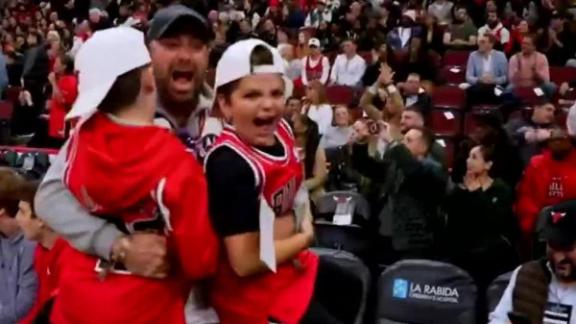 Dosunmu scores 21 points to lead Bulls to 128-123 win over Hawks