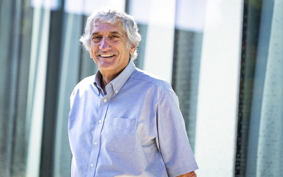 Nobel physicist clears up Greek mix-up