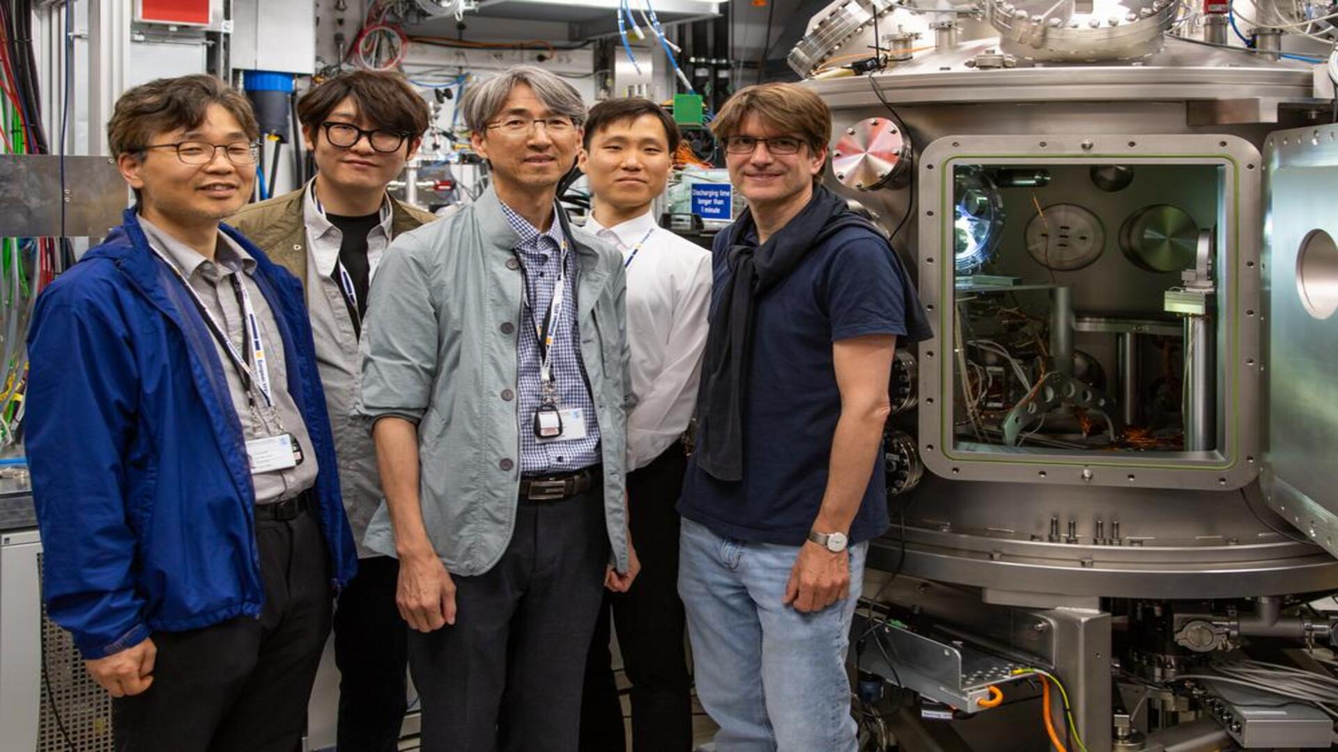 World’s most powerful X-ray laser reveals unusual ice forms at room temperature
