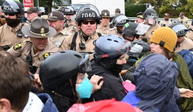 Anti-ICE protesters, police scuffle at Chicago facility | Protests