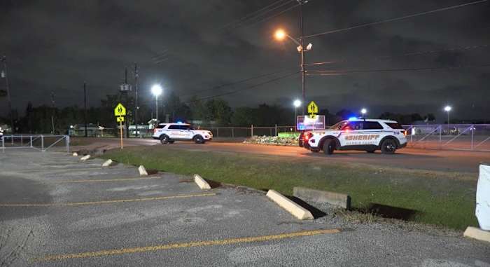 Teenager shot, injured near park in north Harris County