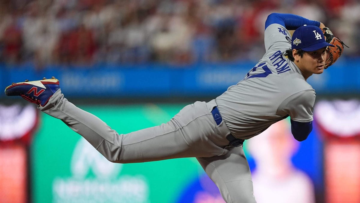 MLB Division Series Day 1: Weird & Wild highlights from watching all 1,421 pitches
