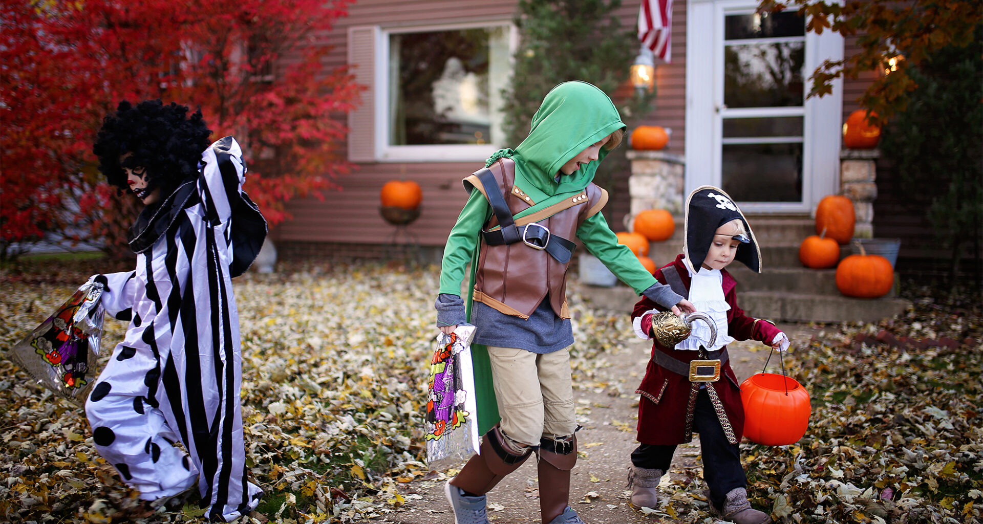 Phoenix neighbors share food this Halloween amid SNAP cuts