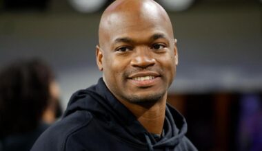 Former NFL star Adrian Peterson arrested in Houston suburb on DWI and gun charges – Chicago Tribune