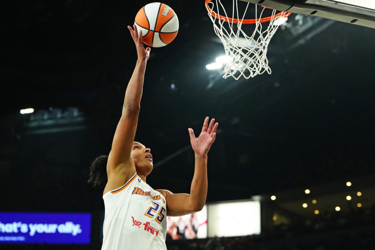 Phoenix Mercury forward Alyssa Thomas (25) shoots against the Las Vegas Aces during the second quarter of game one of the 2025 WNBA Finals at Michelob Ultra Arena.