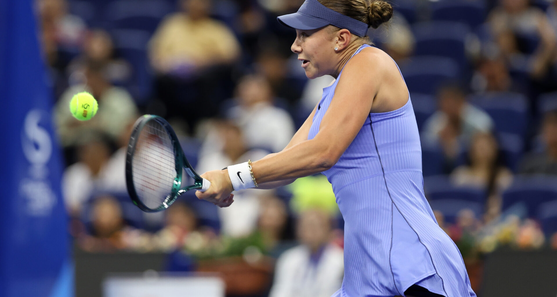 Anisimova overturns slow start, books quarterfinal meeting with Paolini