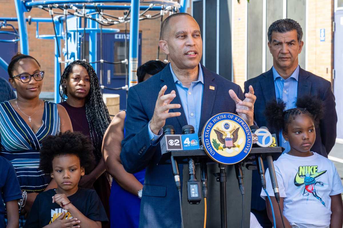 New York lawmakers rally for extension of healthcare tax credits amid shutdown concerns