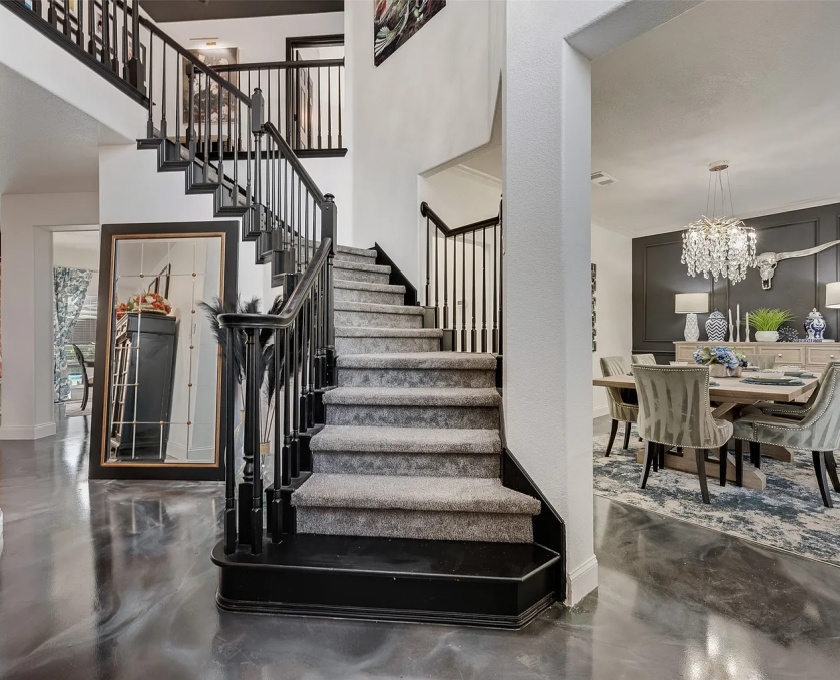 A Keller Two-Story Makes a Modern Statement in Black and White