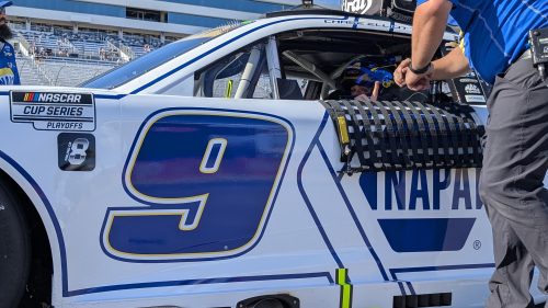 Pit road woes for Chase Elliott turn promising day dismal at Las Vegas