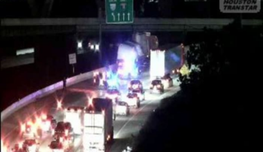 Houston Avenue bridge on Katy Freeway struck by 18-wheeler