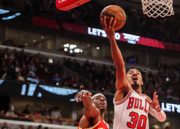 Chicago Bulls guard Tre Jones (30) goes up for a layup and misses in the first quarter during a game against the Atlanta Hawks, Monday, Oct. 27, 2025, at the United Center in Chicago. (Dominic Di Palermo/Chicago Tribune)
