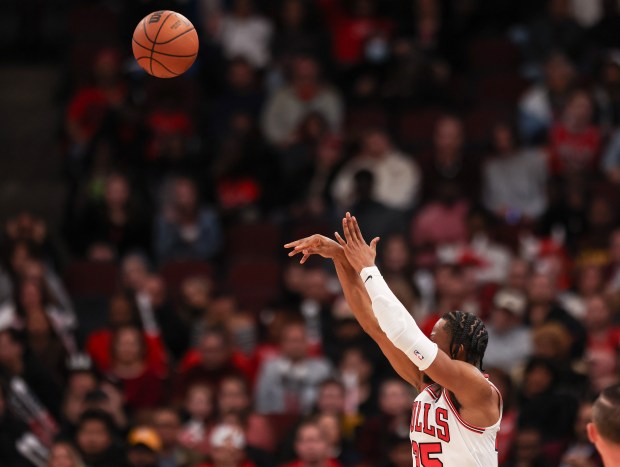 Chicago Bulls' Isaac Okoro (35) shoots the ball in the fourth quarter during a game against the Atlanta Hawks, Monday, Oct. 27, 2025, at the United Center in Chicago. (Dominic Di Palermo/Chicago Tribune)