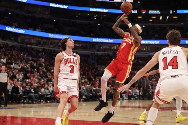 Atlanta Hawks guard Nickeil Alexander-Walker (7) shoots the ball in the third quarter during a game against the Chicago Bulls, Monday, Oct. 27, 2025, at the United Center in Chicago. (Dominic Di Palermo/Chicago Tribune)